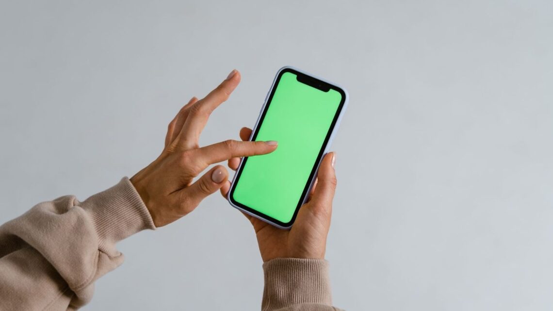 Myten om att stänga appar: Därför drar det mer batteri än du tror