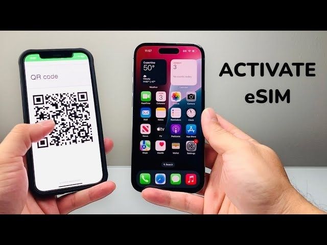Två smartphones visar QR-kod och hemskärm för eSIM-aktivering